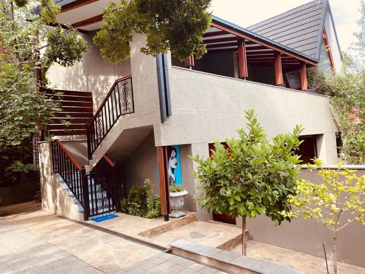 Bella Blue Guesthouse Bloemfontein Extérieur photo