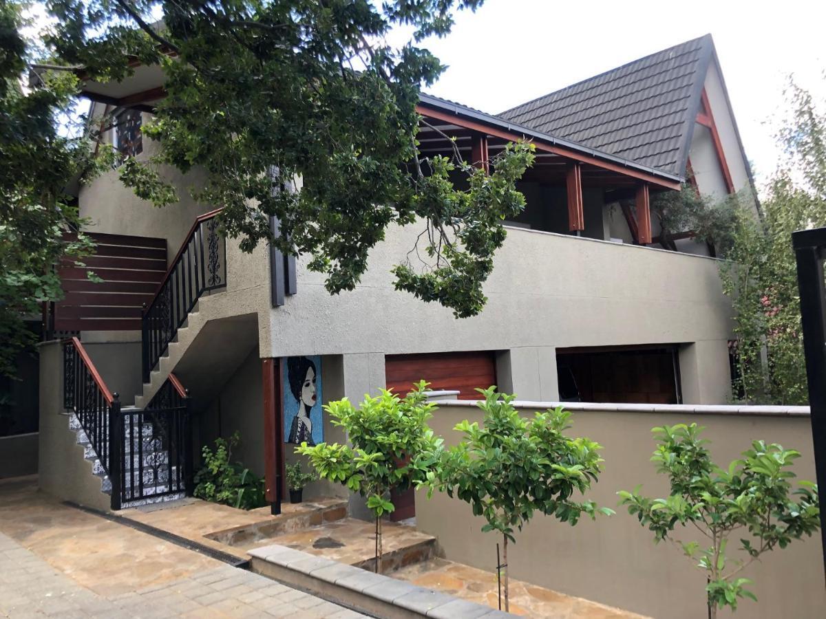 Bella Blue Guesthouse Bloemfontein Extérieur photo