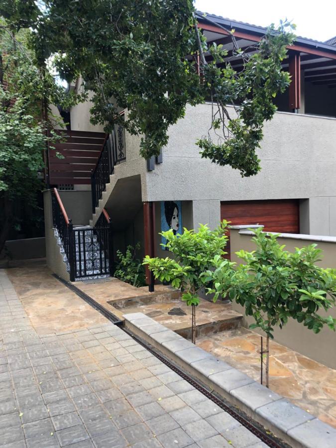 Bella Blue Guesthouse Bloemfontein Extérieur photo